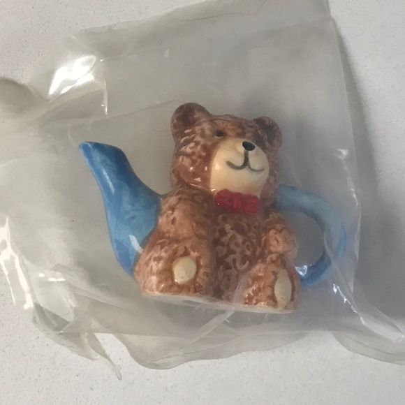 Vintage 1998 Red Rose Toy Chest Collection Mini Teapot Figurines NIP Lot of 4 - Picture 6 of 7